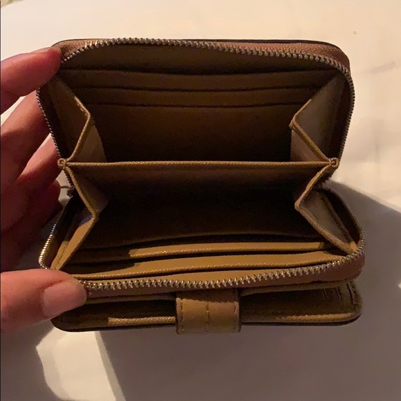 Coach Zipper Wallet - Picture 3 of 6